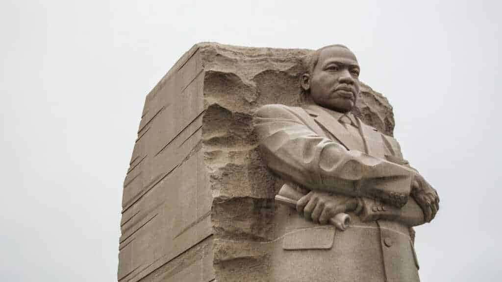 Como proceder após sofrer injúria racial num comércio