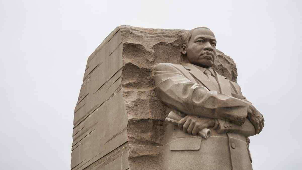 Como proceder após sofrer injúria racial num comércio