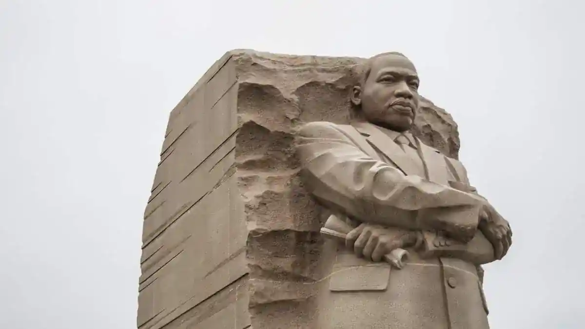 Como proceder após sofrer injúria racial num comércio