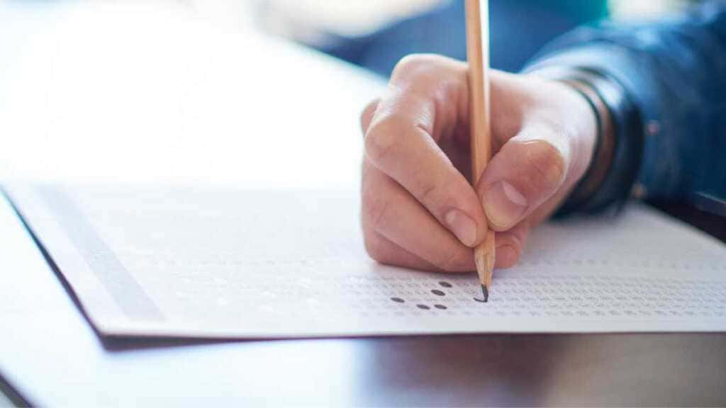 Bolsa para faculdade de direito com a nota do ENEM