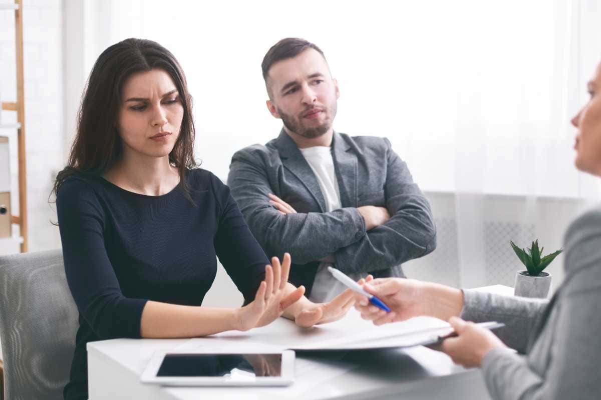 Pode negativar inquilino ou protestar aluguel atrasado